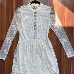 Forever21 White Embroidered Dress – M